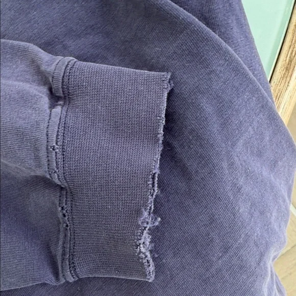 UCONN Huskies Navy Crewneck T-Shirt Vintage jansport l/s L - Picture 7 of 9